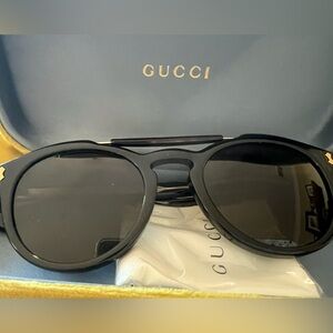 GUCCI SUNGLASSES